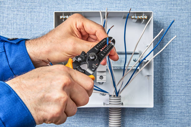 Best Emergency Electrical Repair Services  in New Hampton, IA